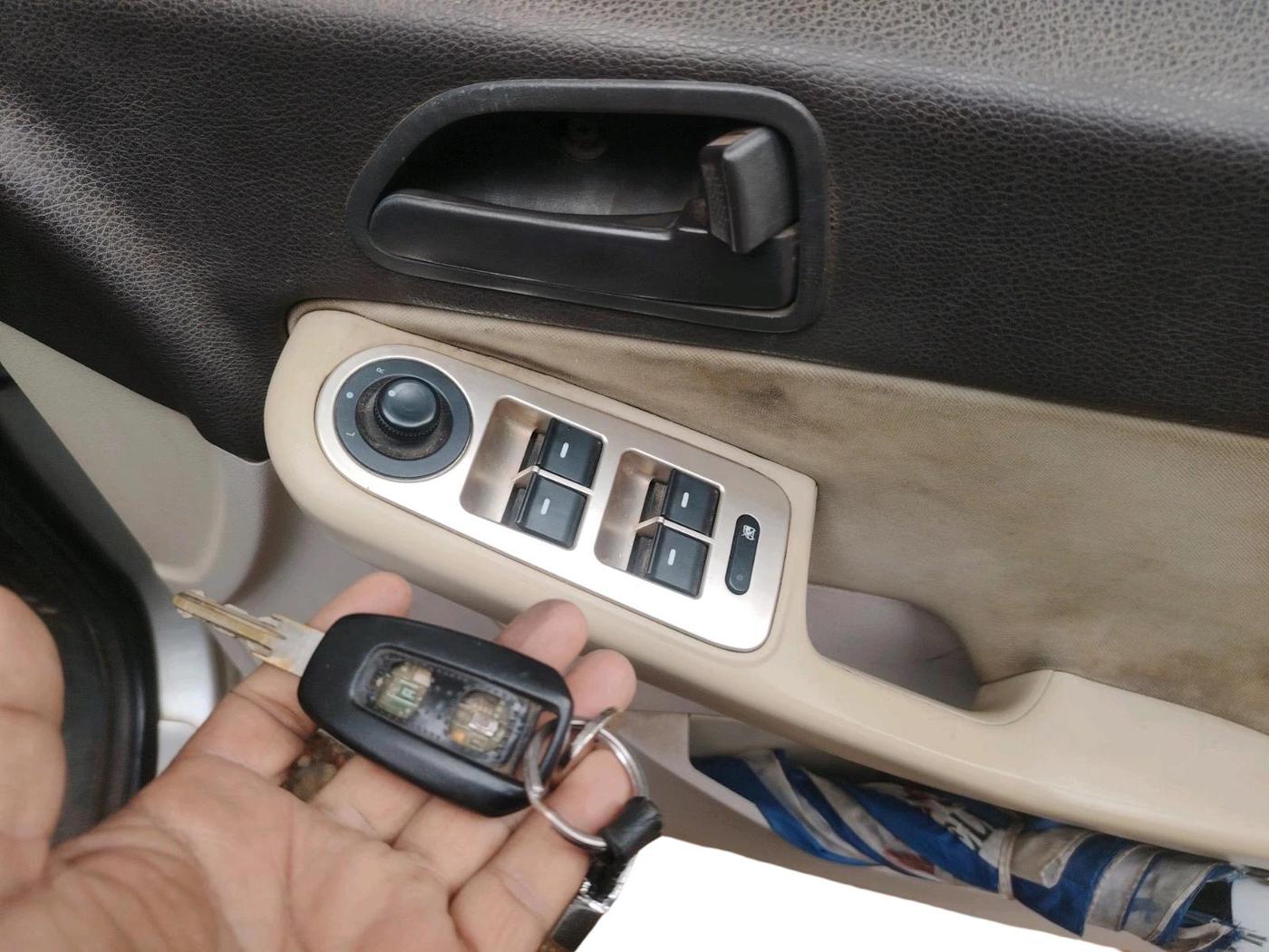 2011 Tata Manza ELAN QUADRAJET, Diesel, Manual, 84,327 km, interior