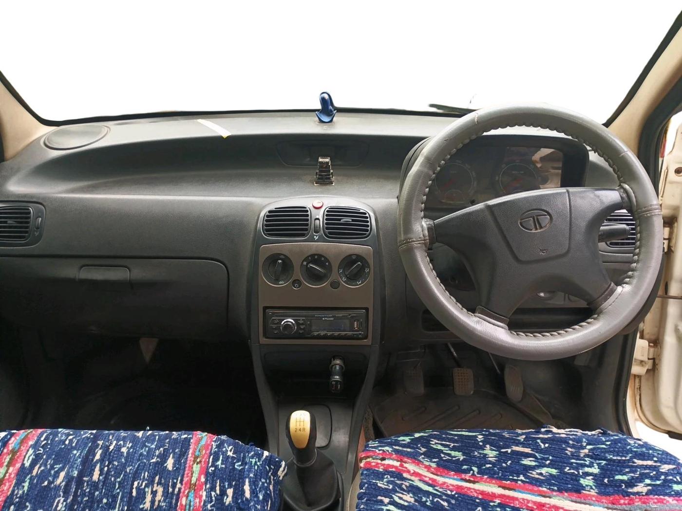 2015 Tata Indica V2 LS DIESEL, Diesel, Manual, 2,79,608 km, interior