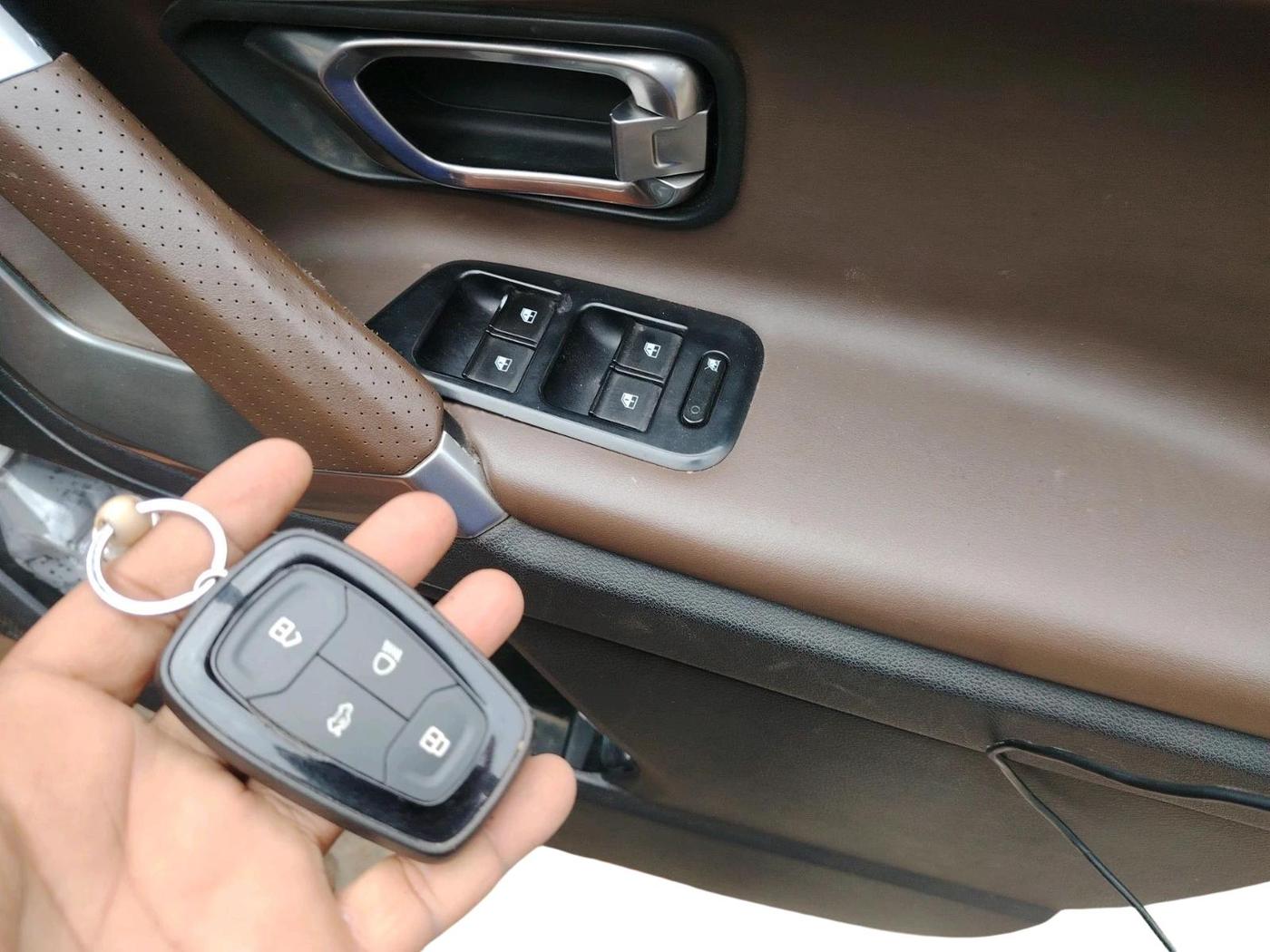 2019 Tata Harrier XZ 2.0L, Diesel, Manual, 1,55,989 km, interior
