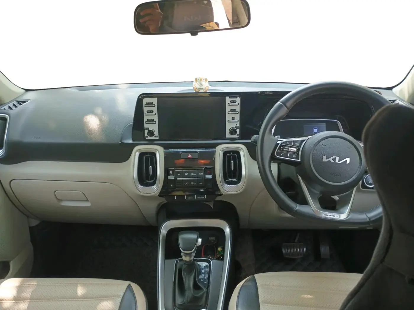 2022 KIA SONET HTX 1.0 DCT, Petrol, Automatic, 29,251 km, interior