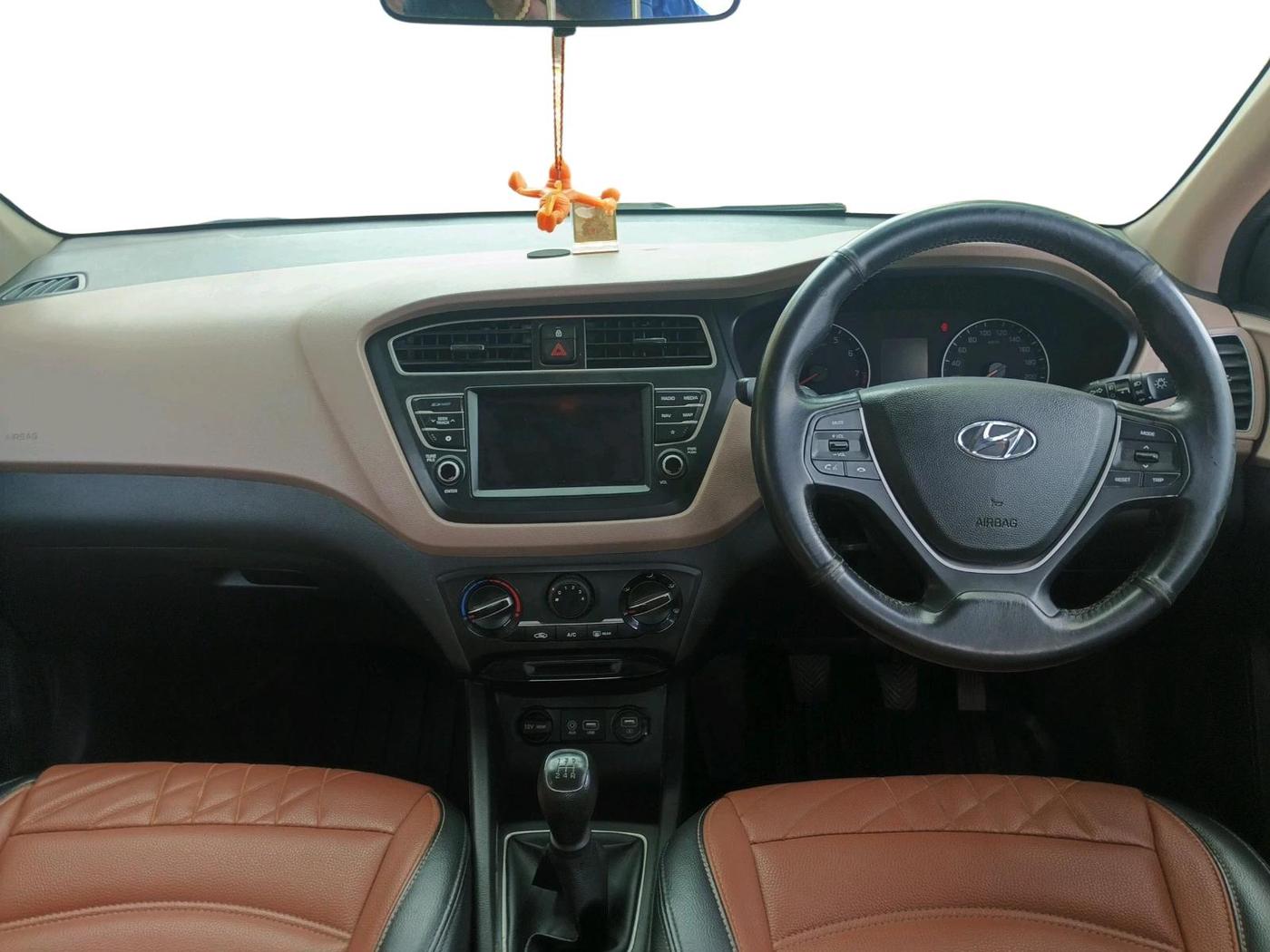 2019 Hyundai Elite i20 SPORTZ PLUS 1.2, Petrol, Manual, 61,831 km, interior