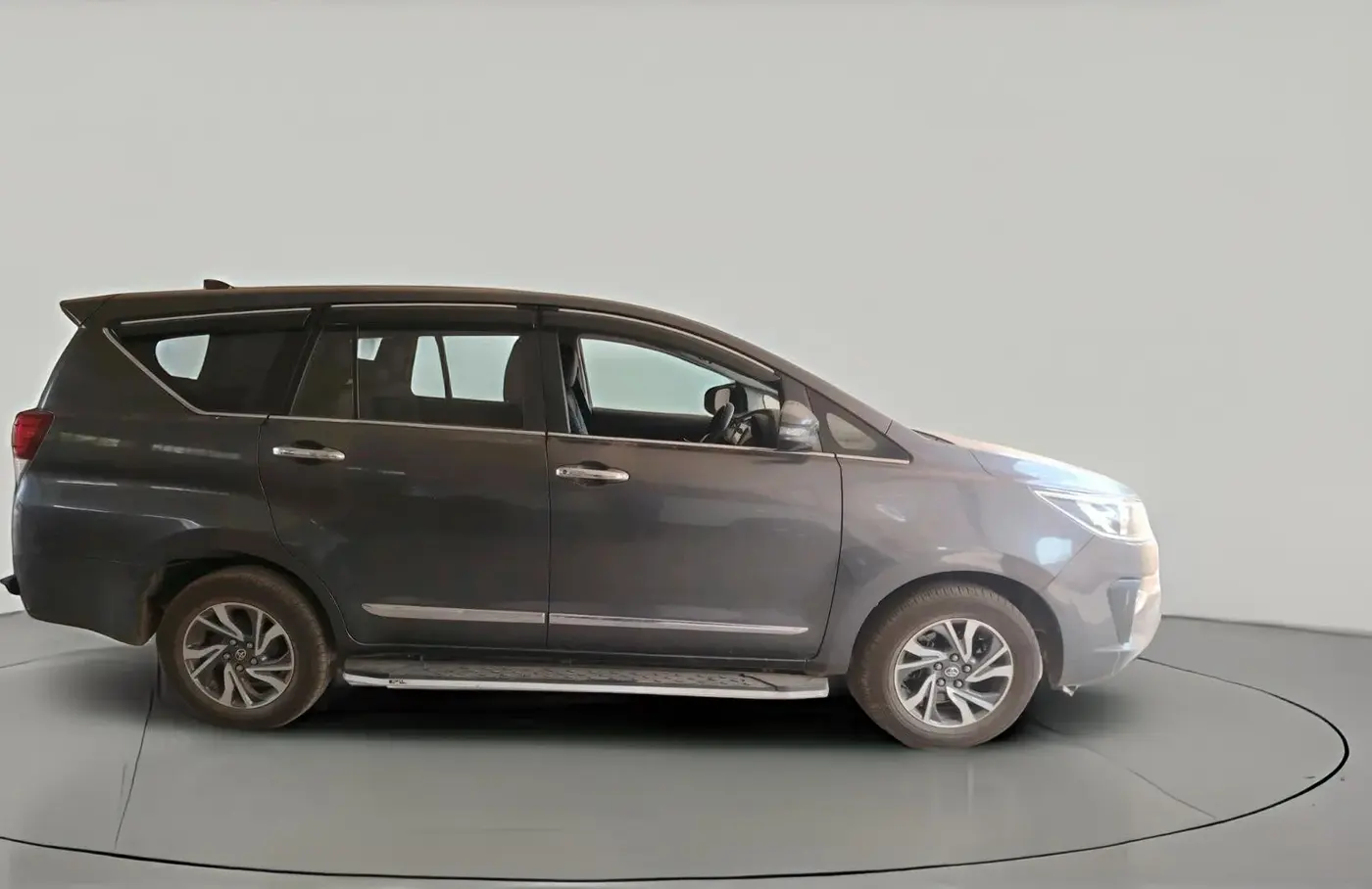 2022 Toyota Innova Crysta 2.4 GX 8 STR, Diesel, Manual, 63,892 km, exterior