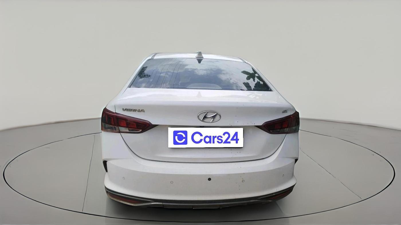 2021 Hyundai Verna SX 1.5 CRDI, Diesel, Manual, 1,33,214 km, exterior