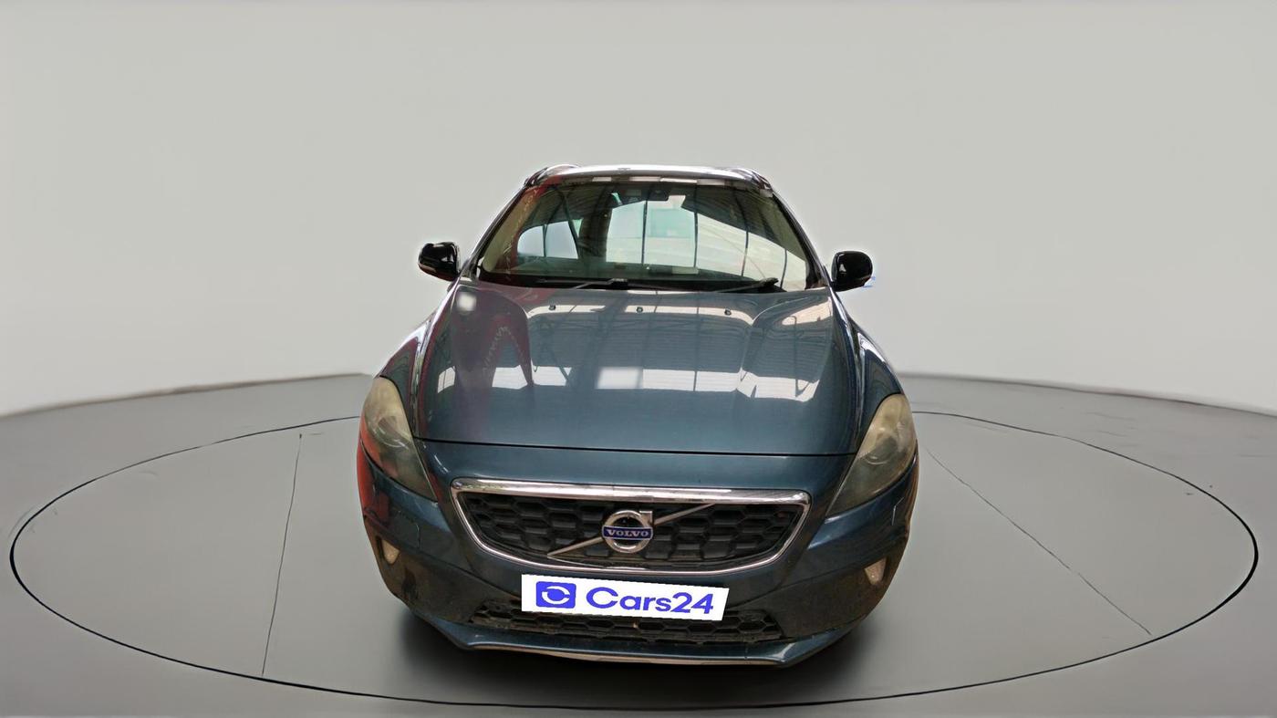 2014 Volvo V40 Cross Country D3, Diesel, Automatic, 1,32,002 km, exterior