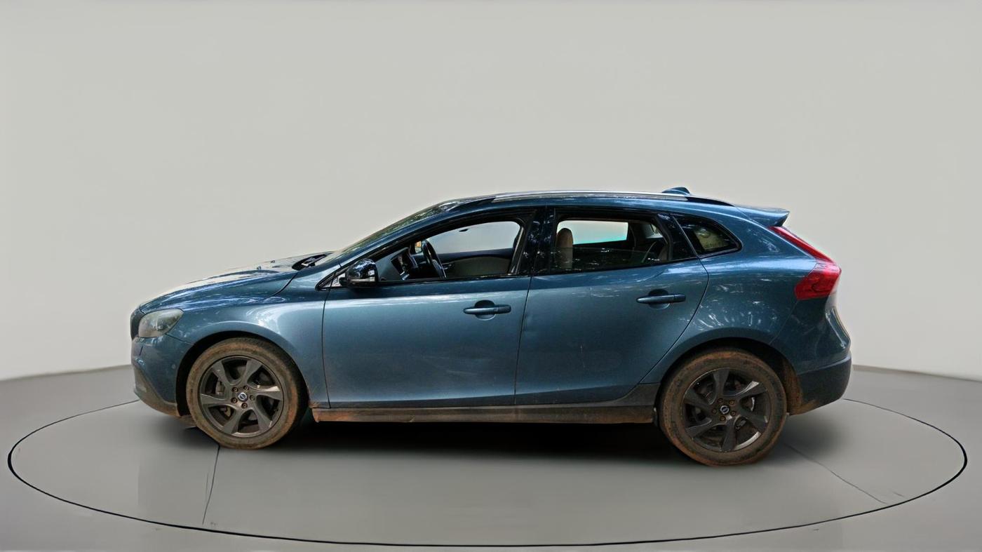 2014 Volvo V40 Cross Country D3, Diesel, Automatic, 1,32,002 km, exterior