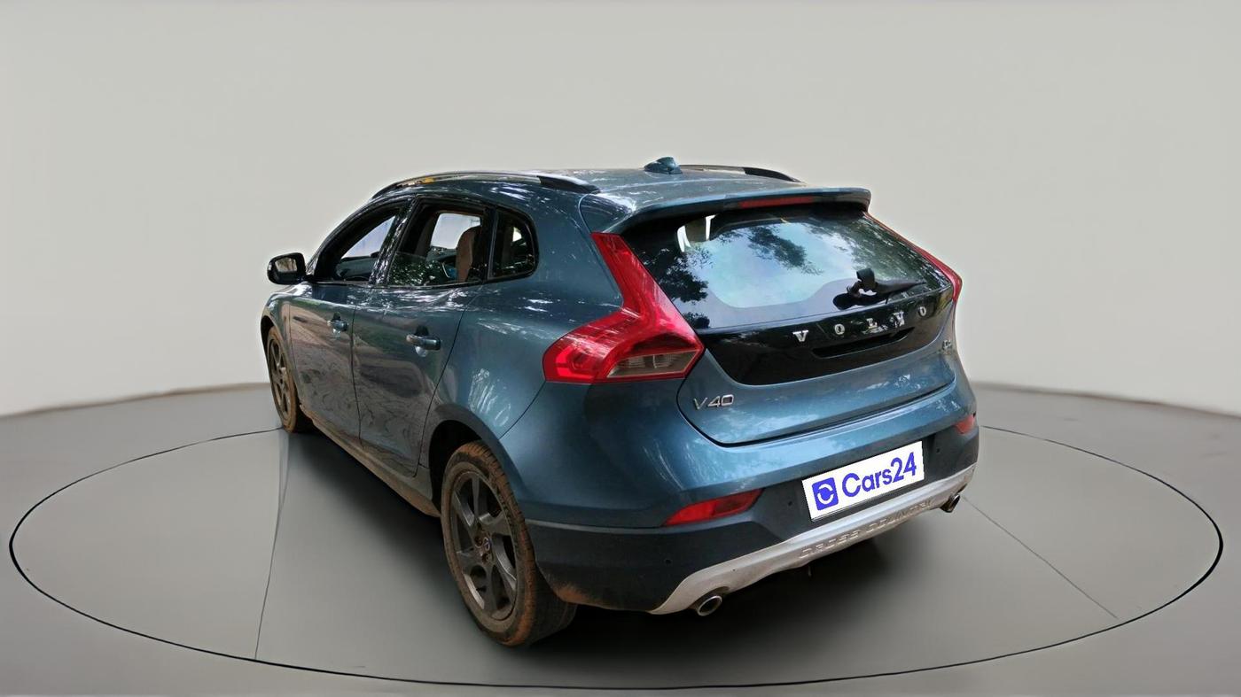 2014 Volvo V40 Cross Country D3, Diesel, Automatic, 1,32,002 km, exterior