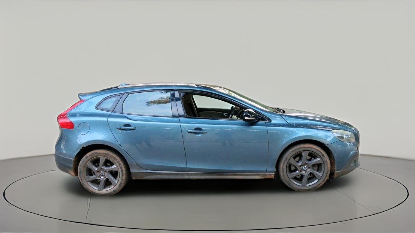 2014 Volvo V40 Cross Country D3, Diesel, Automatic, 1,32,002 km, exterior
