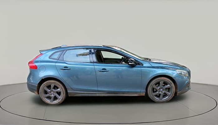 2014 Volvo V40 Cross Country D3, Diesel, Automatic, 1,32,002 km, exterior