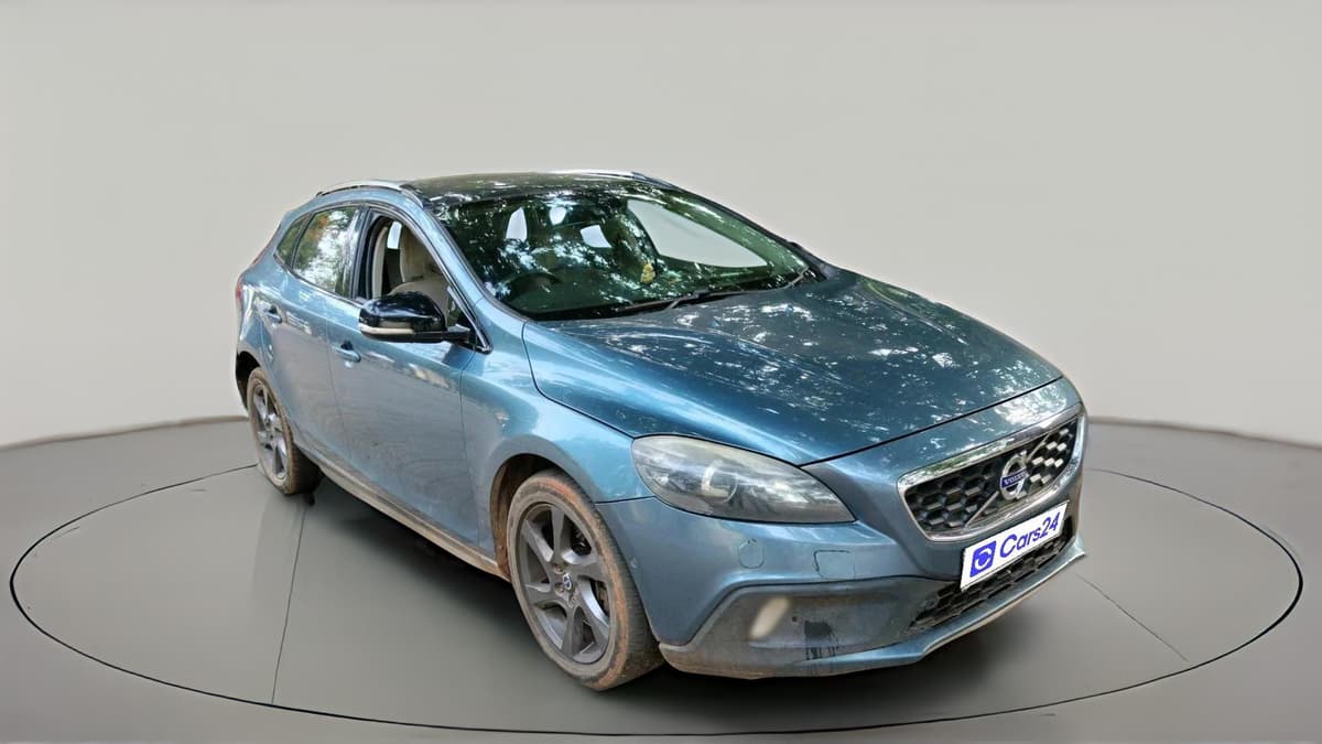 Used 2014 Volvo V40 Cross Country D3 Automatic | Cars24