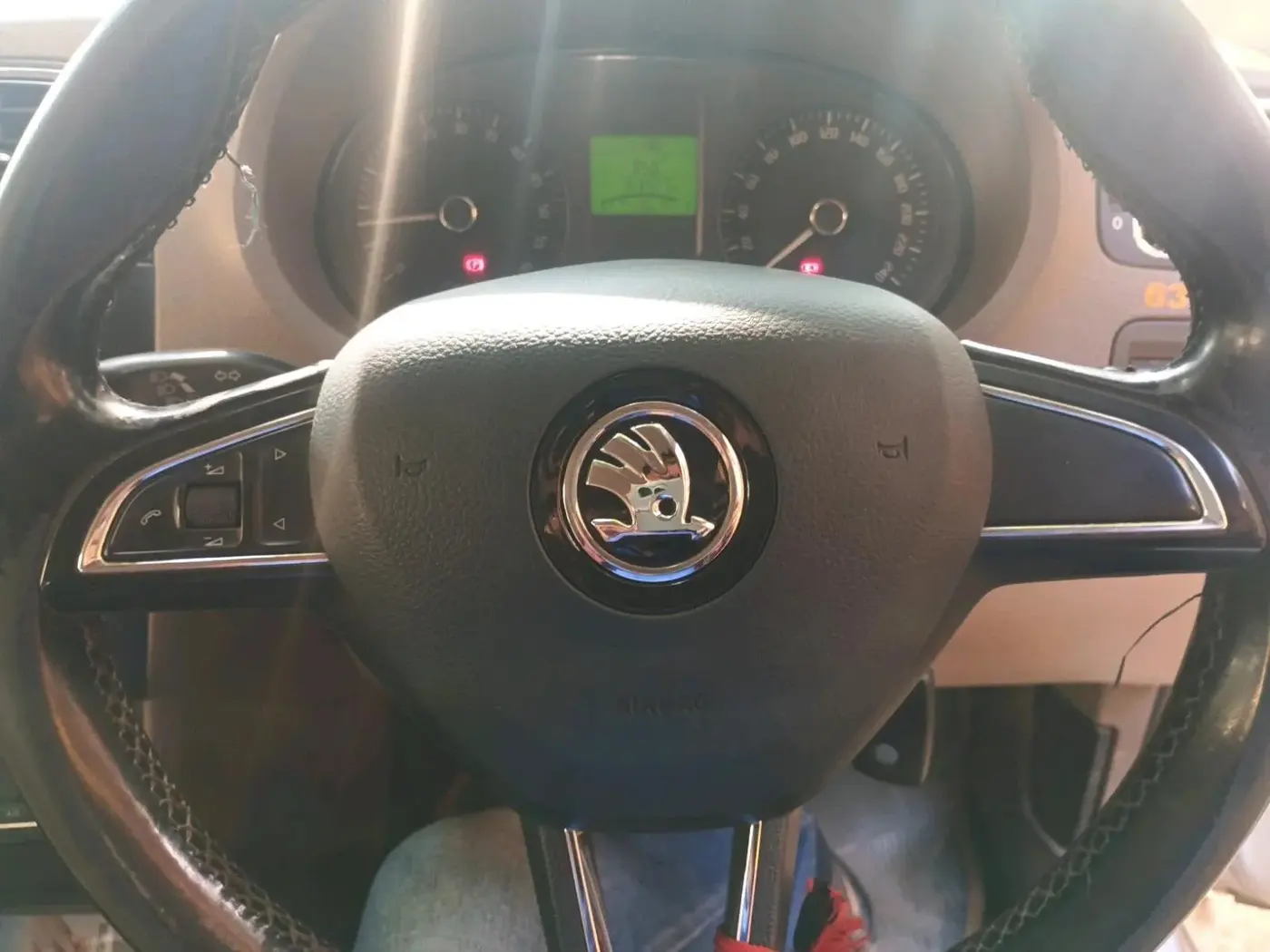 2014 Skoda Rapid ELEGANCE 1.6 TDI CR MT, Diesel, Manual, 1,63,921 km, interior