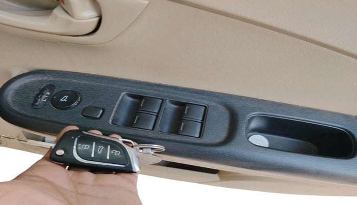 2015 Honda Amaze 1.5L I-DTEC S, Diesel, Manual, 50,923 km, interior