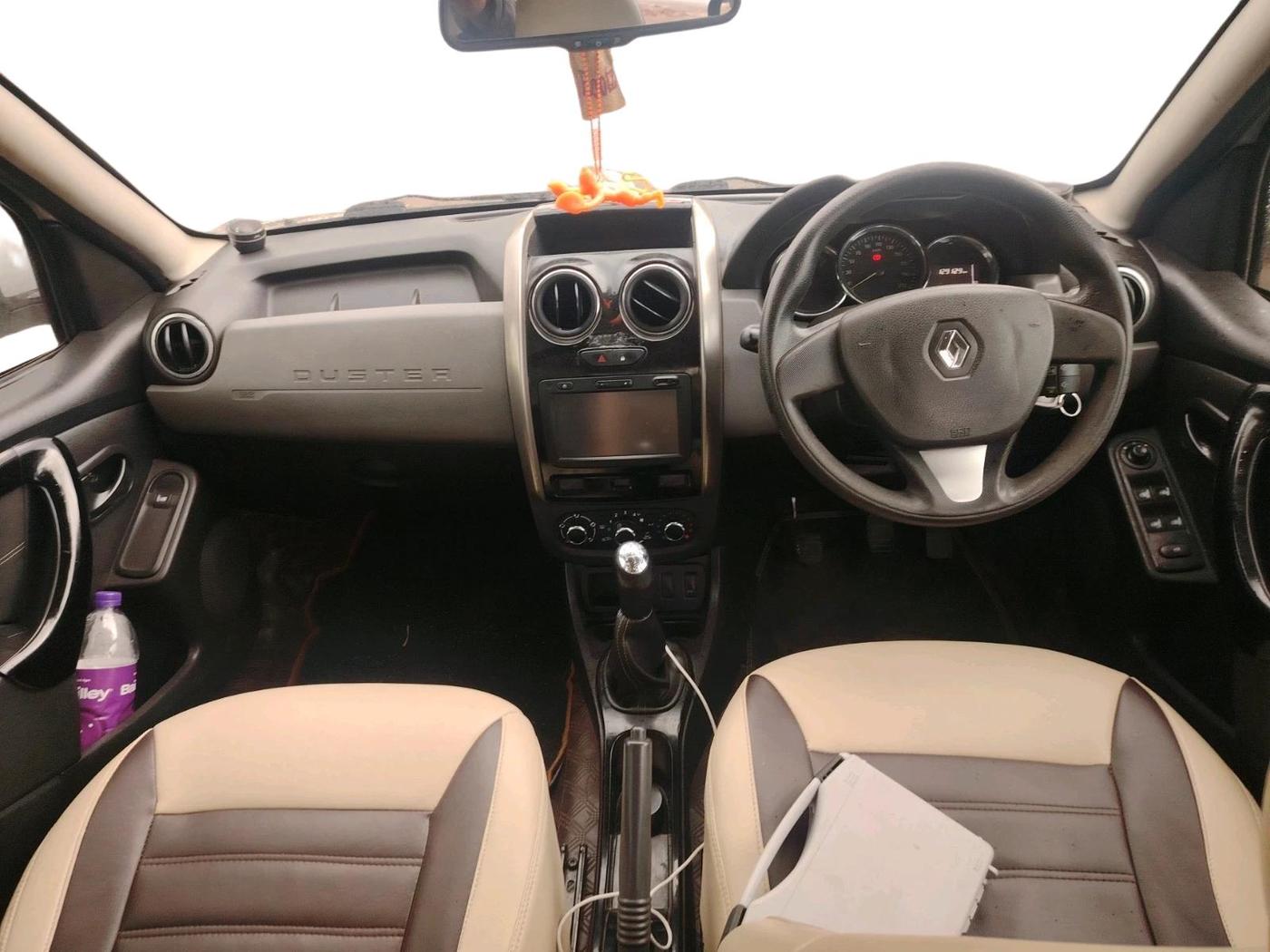 2017 Renault Duster 85 PS RXS MT DIESEL, Diesel, Manual, 1,29,129 km, interior