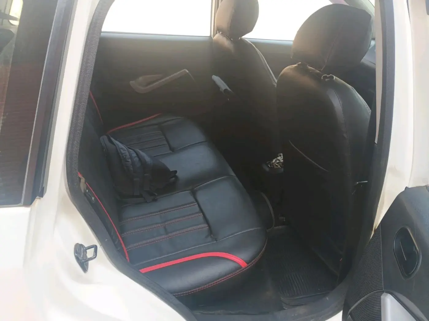 2011 Ford Figo TITANIUM 1.4 DIESEL, Diesel, Manual, 1,76,086 km, interior