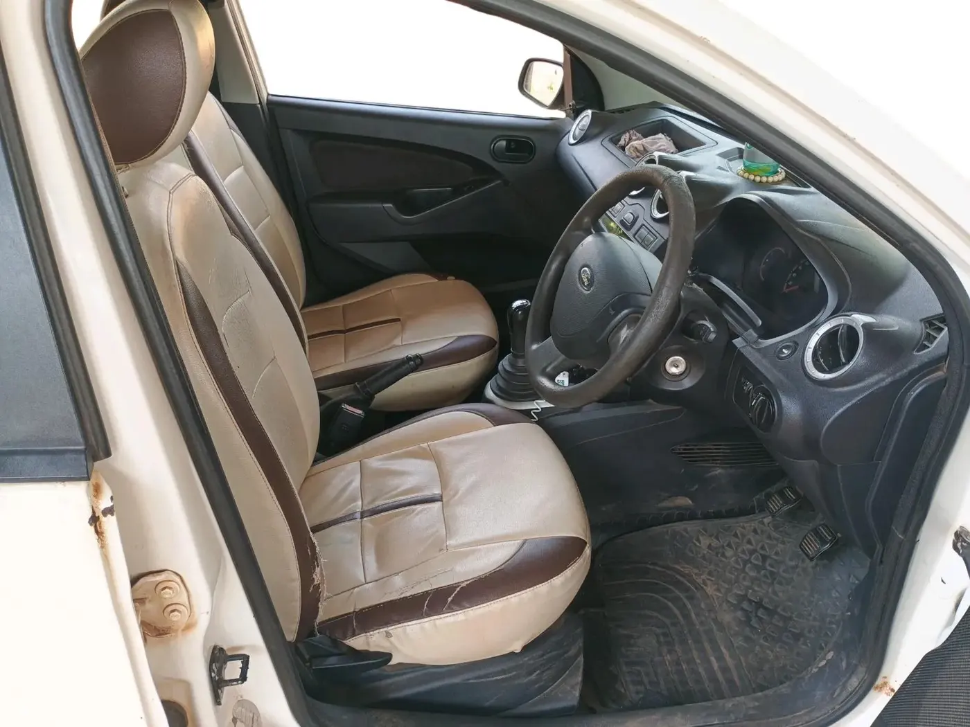 2011 Ford Figo EXI 1.4 DIESEL, Diesel, Manual, 1,58,225 km, interior