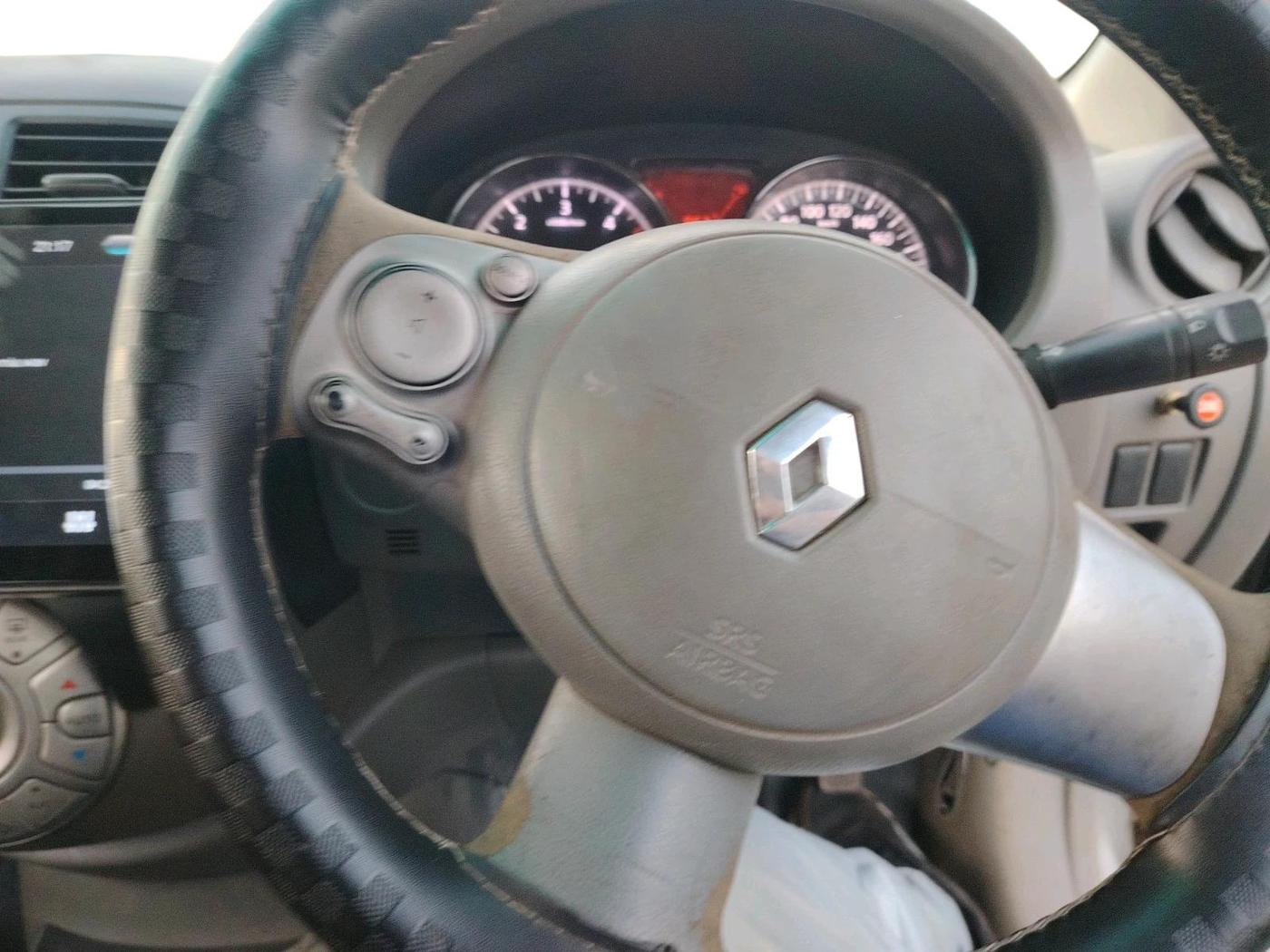 2013 Renault Scala RXL DIESEL, Diesel, Manual, 1,14,069 km, interior
