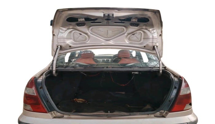 2004 Tata Indigo LS, Diesel, Manual, 2,87,535 km, exterior