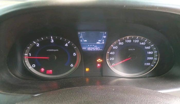 2014 Hyundai Verna FLUIDIC 1.6 CRDI SX, Diesel, Manual, 1,82,590 km, interior