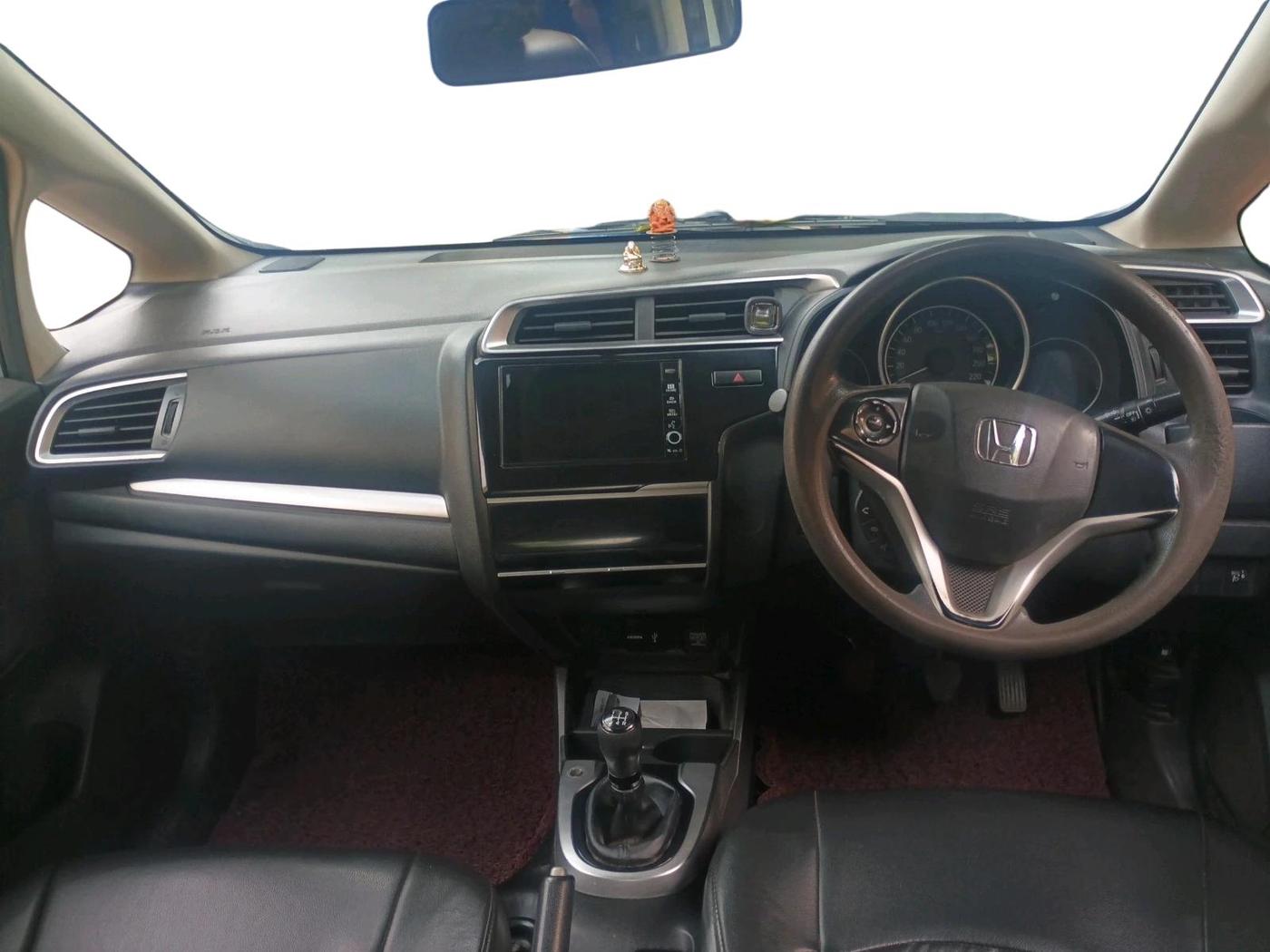 2018 Honda WR-V 1.2L I-VTEC VX MT, Petrol, Manual, 1,30,226 km, interior
