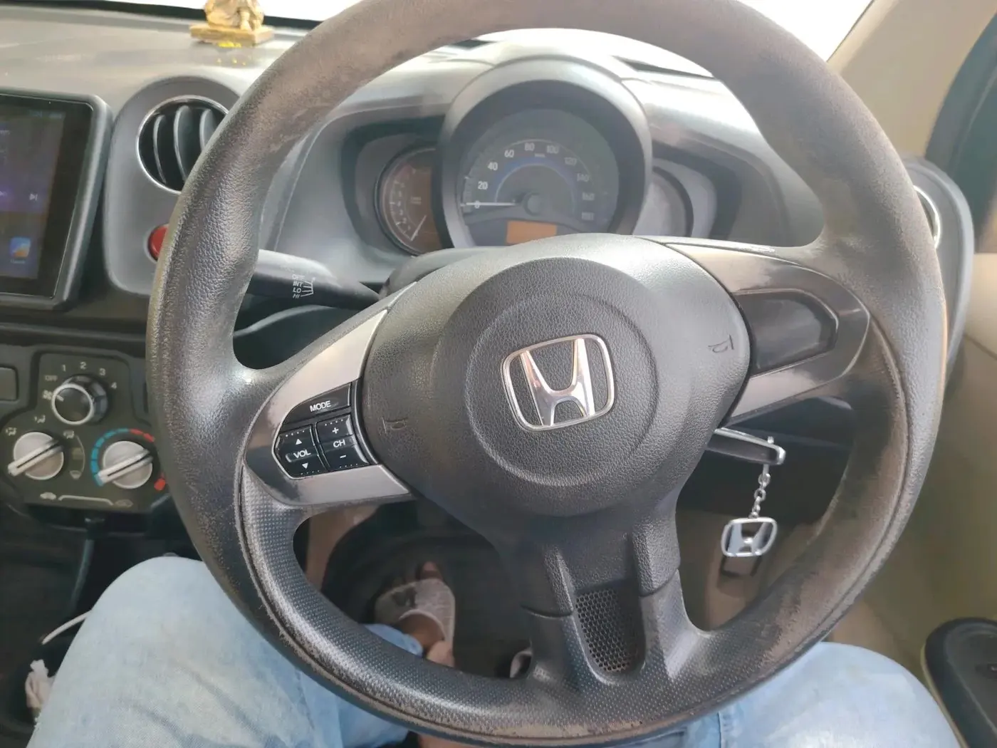 2015 Honda Amaze 1.2L I-VTEC S, Petrol, Manual, 1,19,241 km, interior