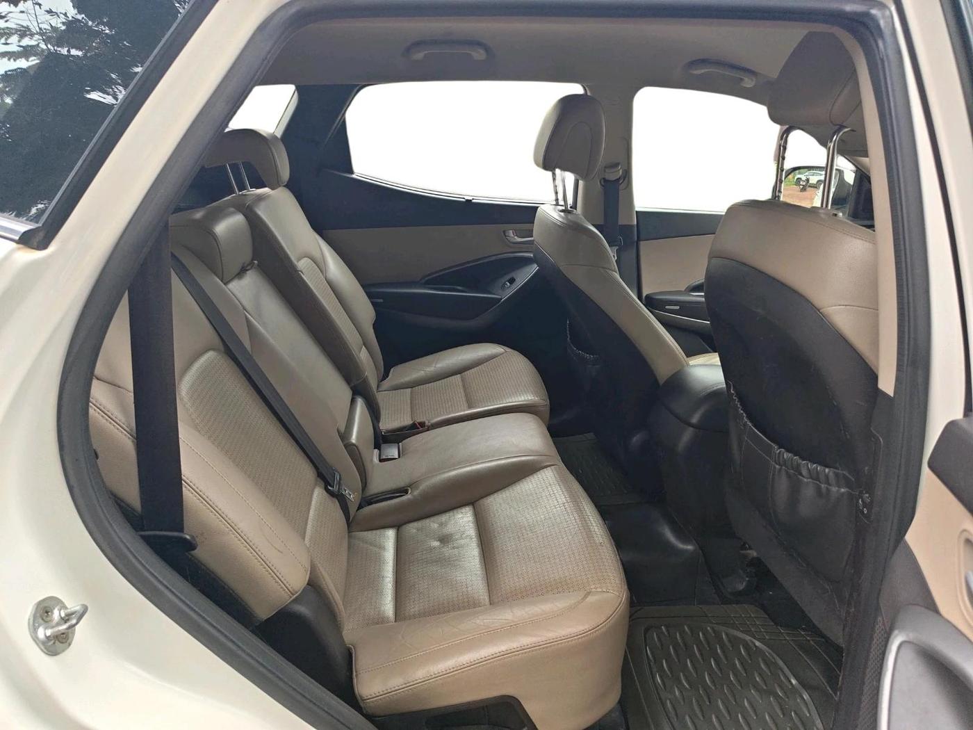 2014 Hyundai Santa Fe 4 WD AT, Diesel, Automatic, 85,763 km, interior