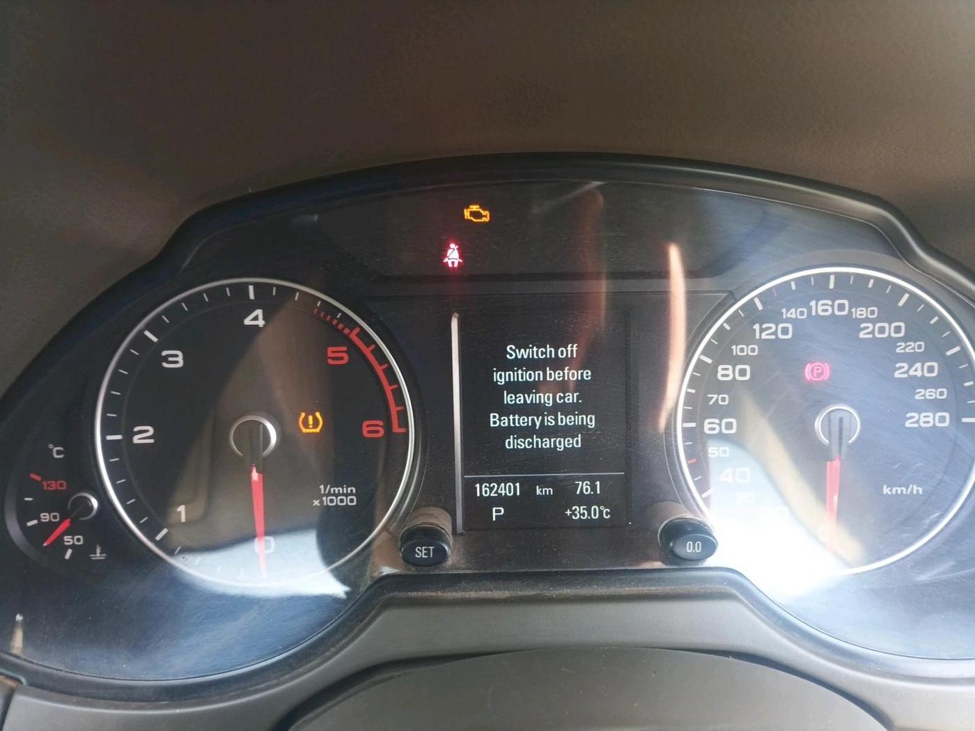 2013 Audi Q5 2.0 TDI QUATTRO, Diesel, Automatic, 1,62,401 km, interior