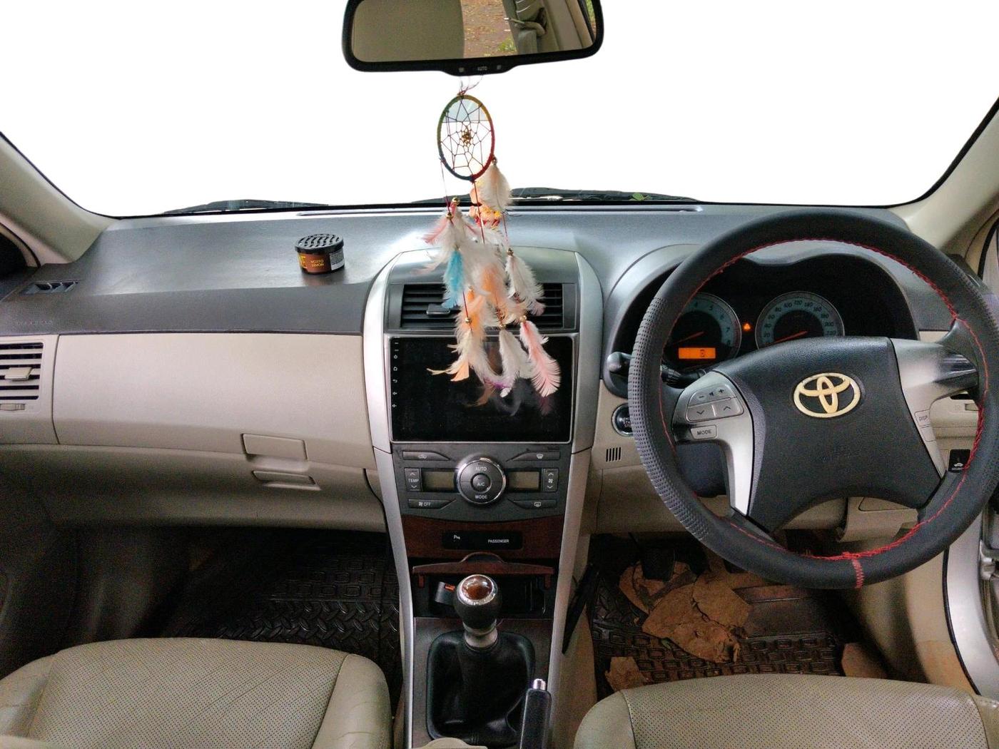 2011 Toyota Corolla Altis GL PETROL, Petrol, Manual, 1,64,149 km, interior