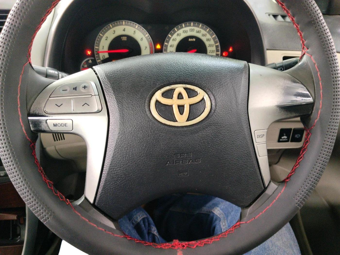 2011 Toyota Corolla Altis GL PETROL, Petrol, Manual, 1,64,149 km, interior