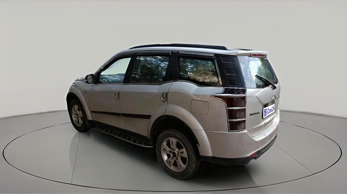 2014 Mahindra XUV500 W8, Diesel, Manual, 1,85,815 km, exterior