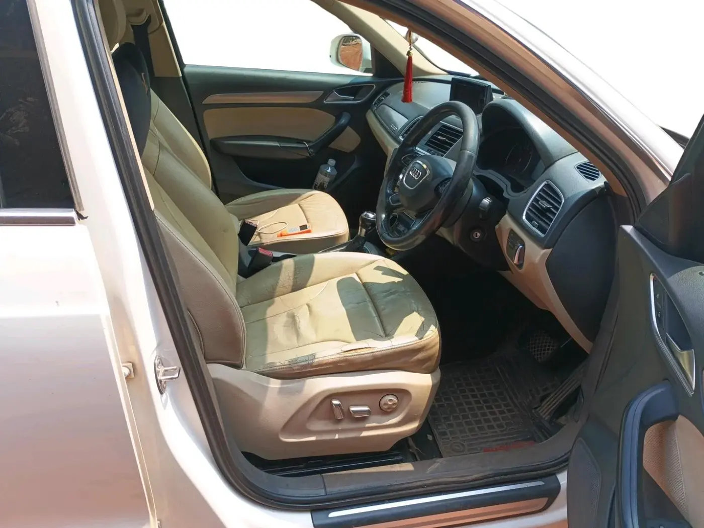 2015 Audi Q3 35 TDI Quattro, Diesel, Automatic, 1,96,467 km, interior