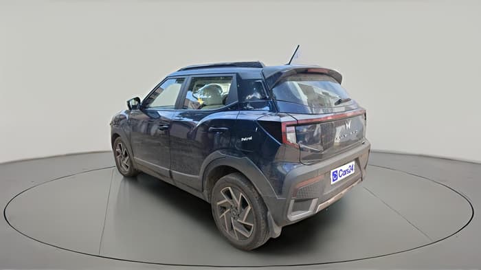 2024 Mahindra XUV 3XO AX7L 1.2 TGDi AT, Petrol, Automatic, 15,677 km, exterior