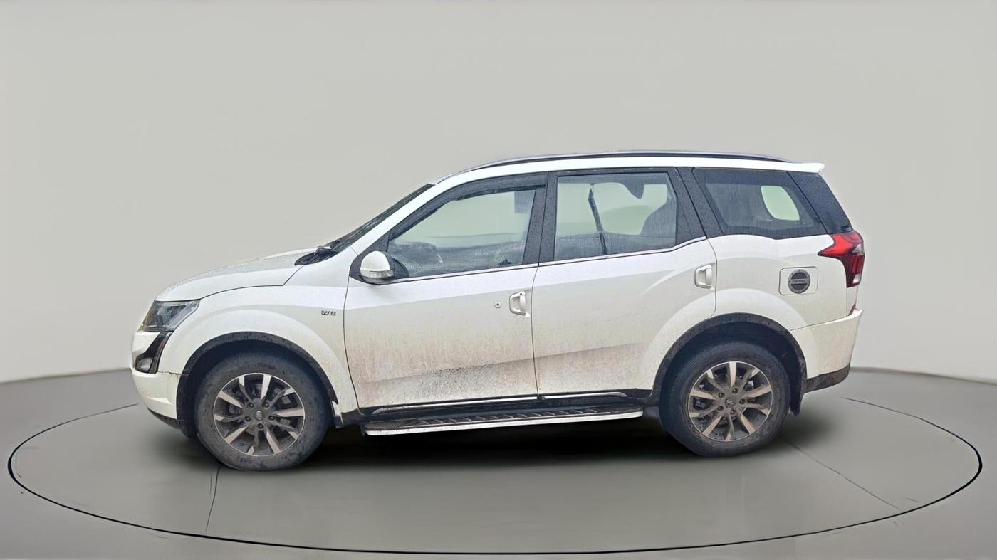 2018 Mahindra XUV500 W11, Diesel, Manual, 1,01,353 km, exterior