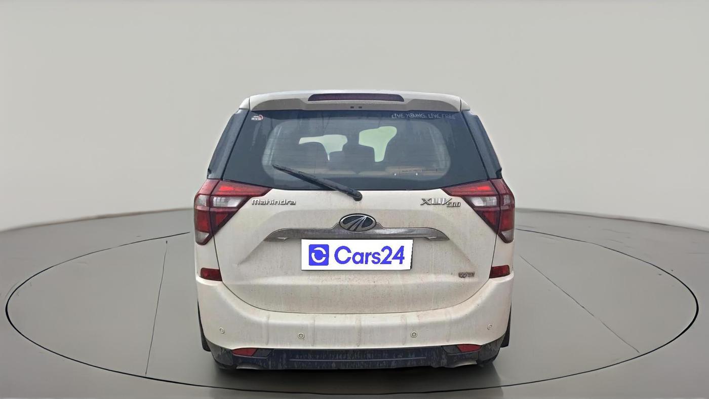 2018 Mahindra XUV500 W11, Diesel, Manual, 1,01,353 km, exterior