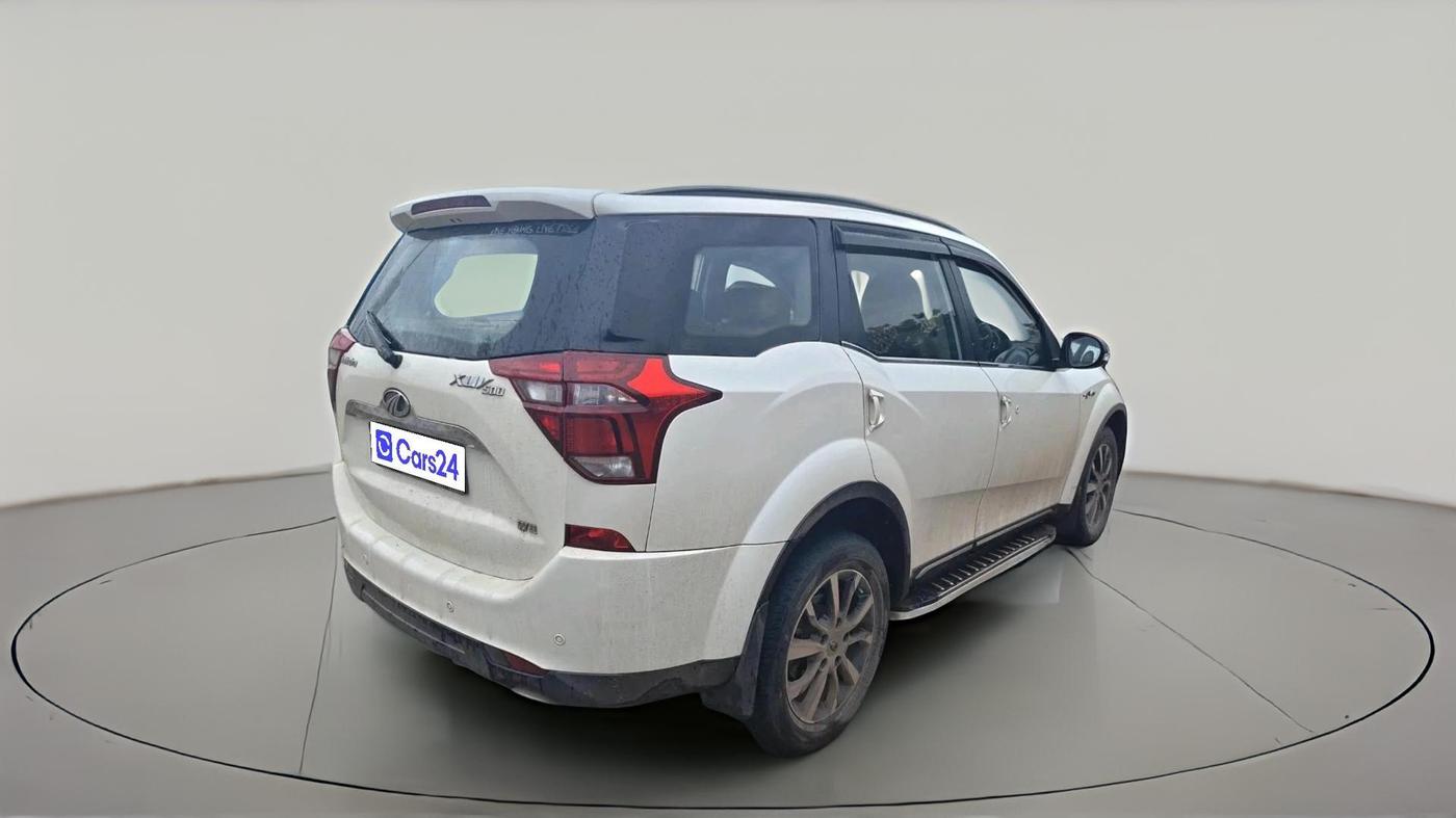 2018 Mahindra XUV500 W11, Diesel, Manual, 1,01,353 km, exterior