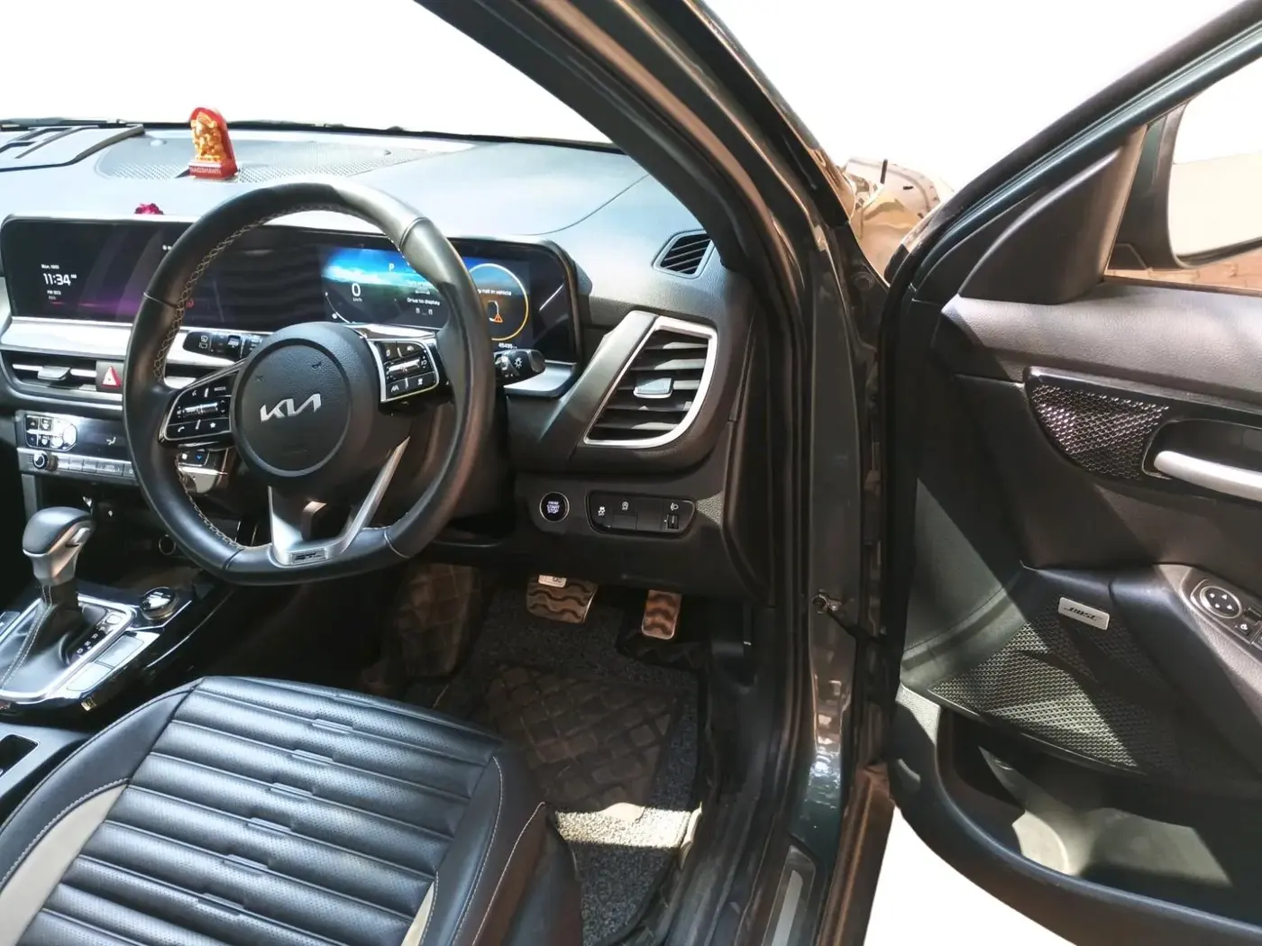 2023 KIA SELTOS  GTX PLUS 1.5 DIESEL AT, Diesel, Automatic, 45,435 km, interior