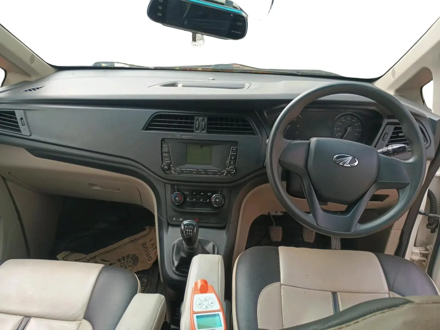 2018 Mahindra MARAZZO M4 8 STR, Diesel, Manual, 1,53,789 km, interior