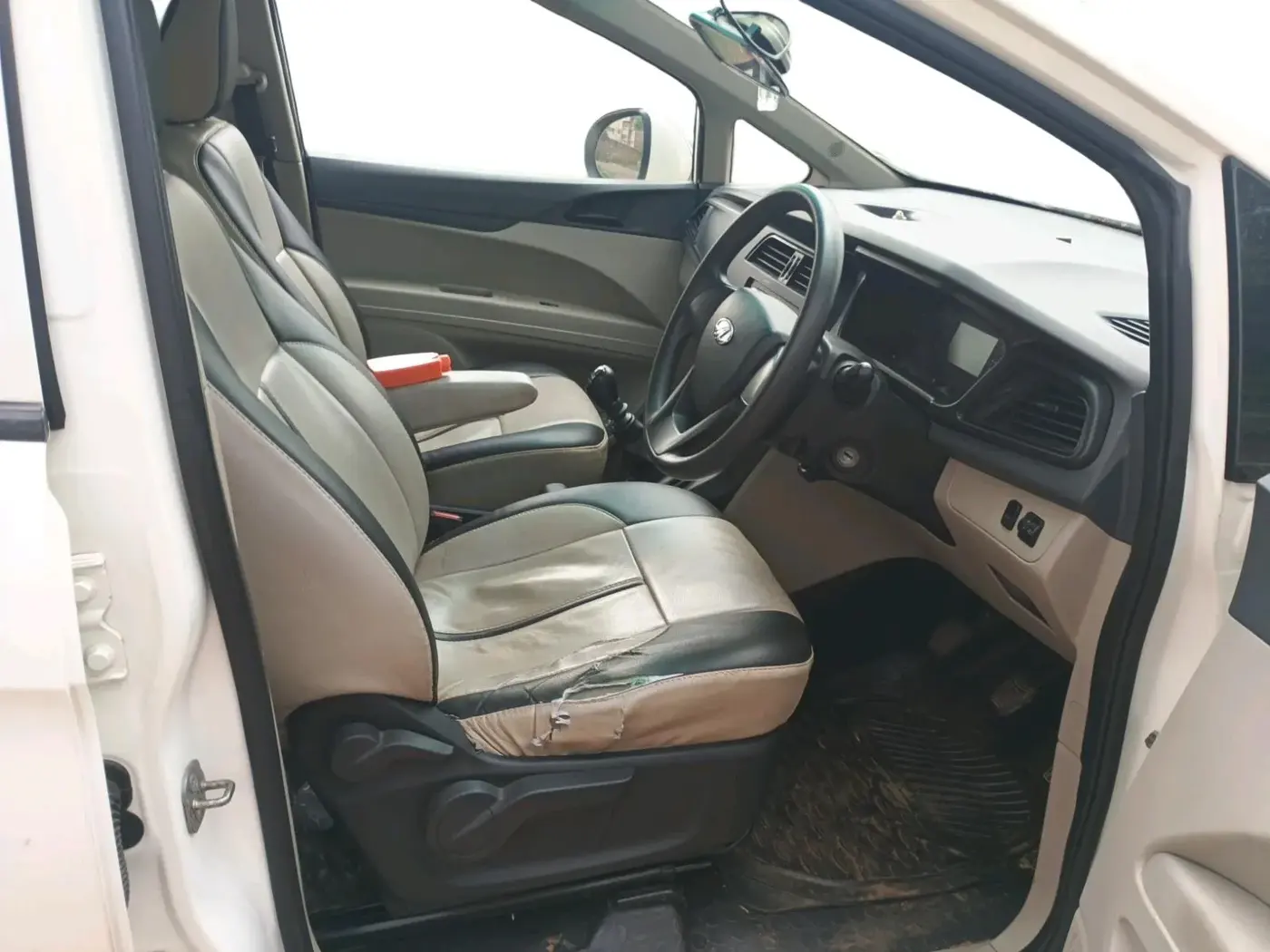 2018 Mahindra MARAZZO M4 8 STR, Diesel, Manual, 1,53,789 km, interior