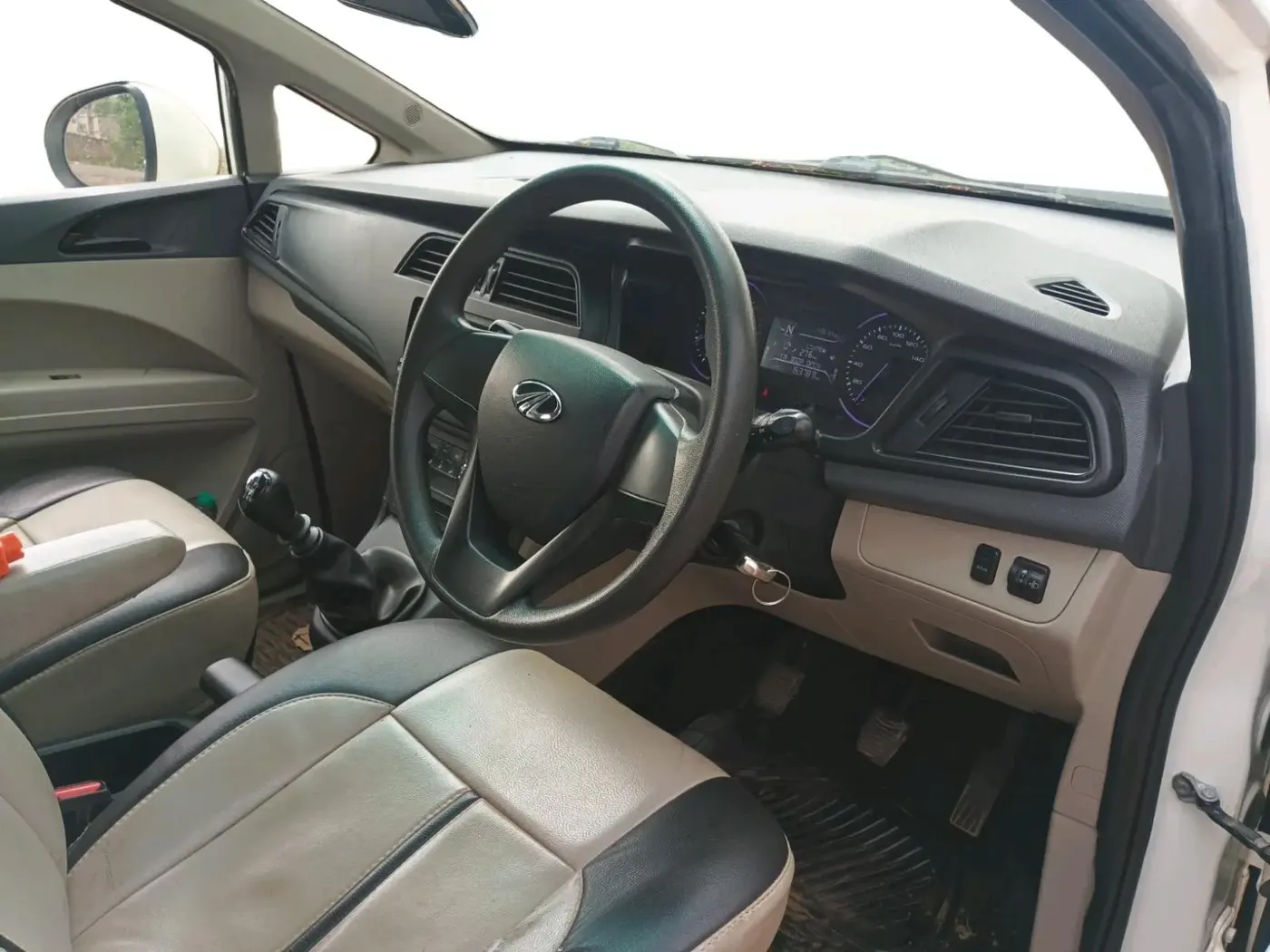 2018 Mahindra MARAZZO M4 8 STR, Diesel, Manual, 1,53,789 km, interior