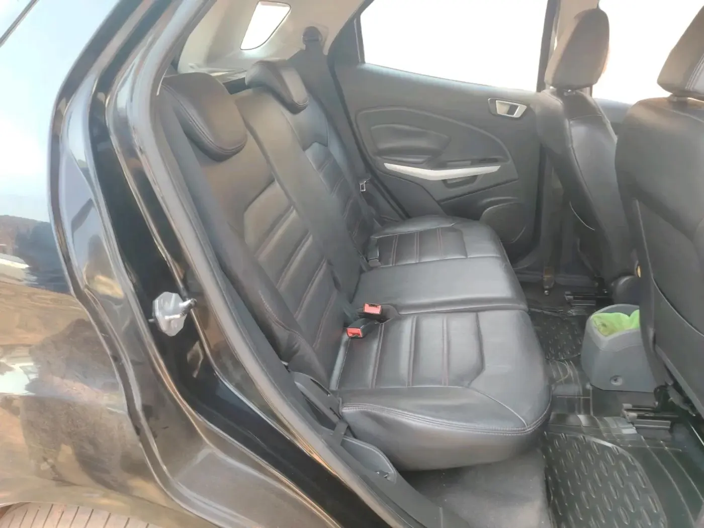 2014 Ford Ecosport TITANIUM 1.5L DIESEL (OPT), Diesel, Manual, 1,03,482 km, interior