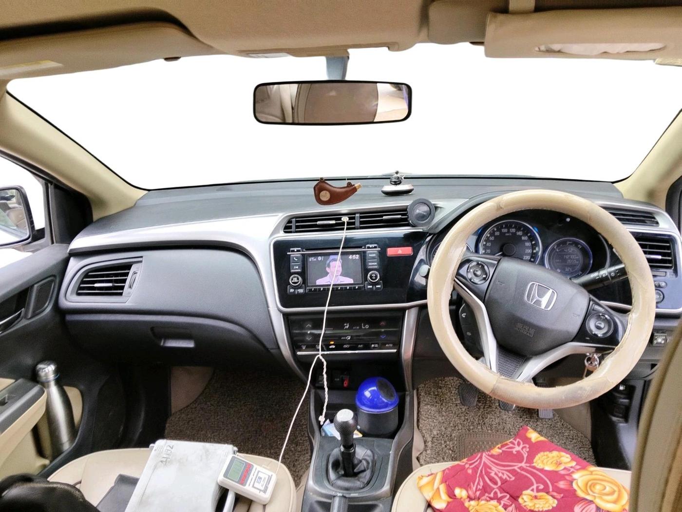 2015 Honda City 1.5L I-VTEC V MT, CNG, Manual, 1,42,780 km, interior