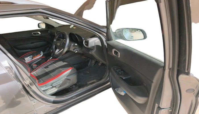 2022 Hyundai VENUE S+ 1.2, Petrol, Manual, 67,286 km, interior