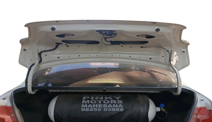 2018 Maruti Dzire VXI, CNG, Manual, 1,42,797 km, exterior