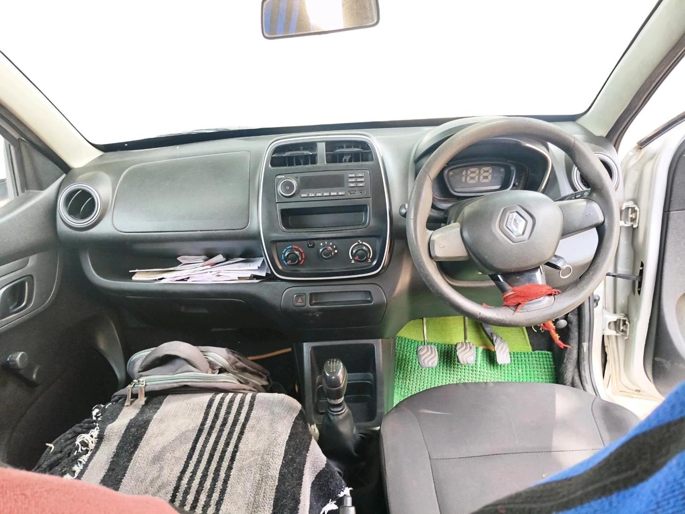 2017 Renault Kwid RXL, Petrol, Manual, 90,785 km, interior