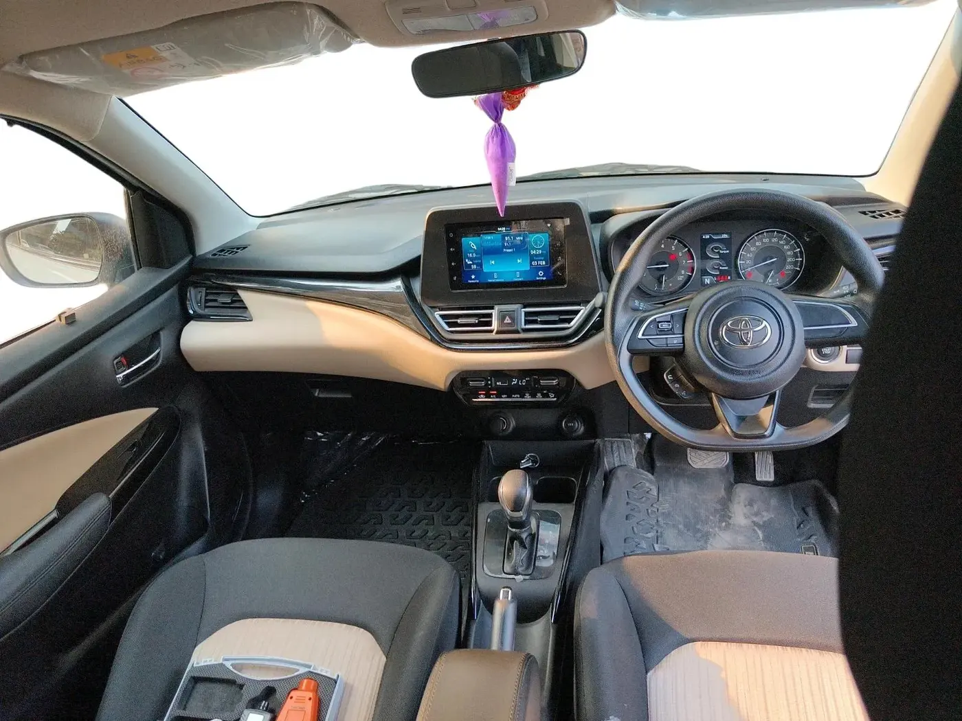 2024 Toyota Glanza G AMT, Petrol, Automatic, 19,036 km, interior