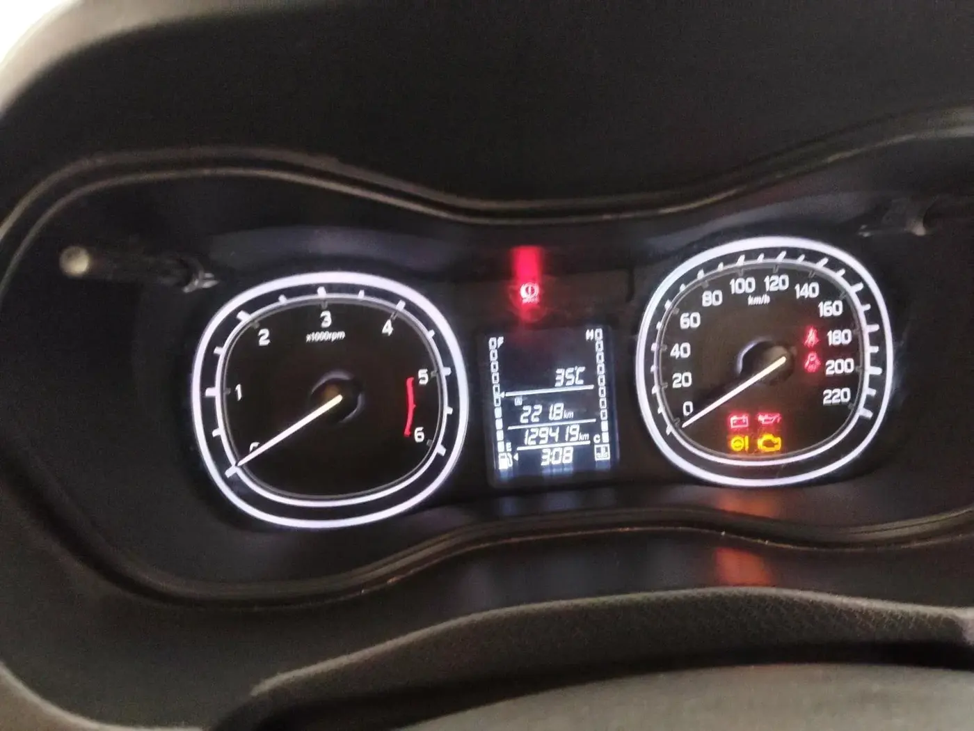 2019 Maruti Vitara Brezza ZDI, Diesel, Manual, 6,25,000 km, interior