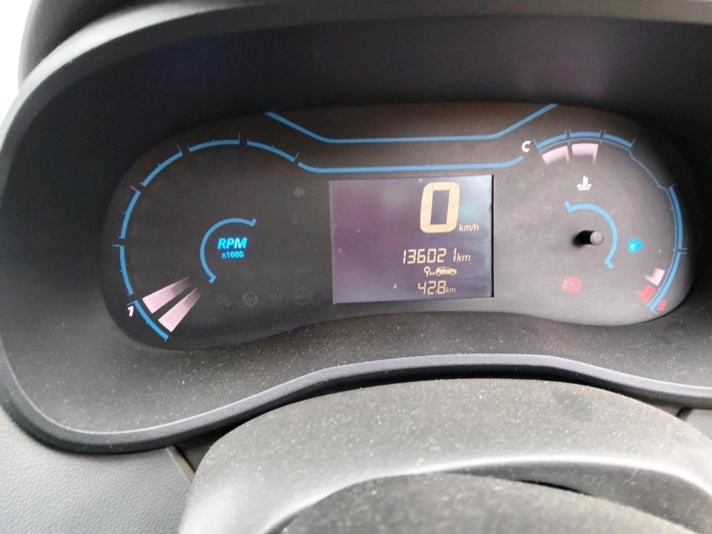 2020 Renault Kwid RXT 1.0 (O), Petrol, Manual, 1,36,021 km, interior