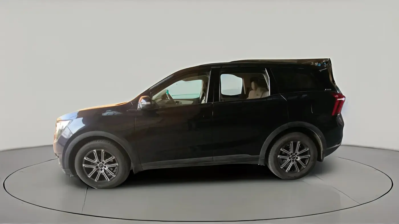 2023 Mahindra XUV700 AX 7 D AT 7 STR, Diesel, Automatic, 26,769 km, exterior