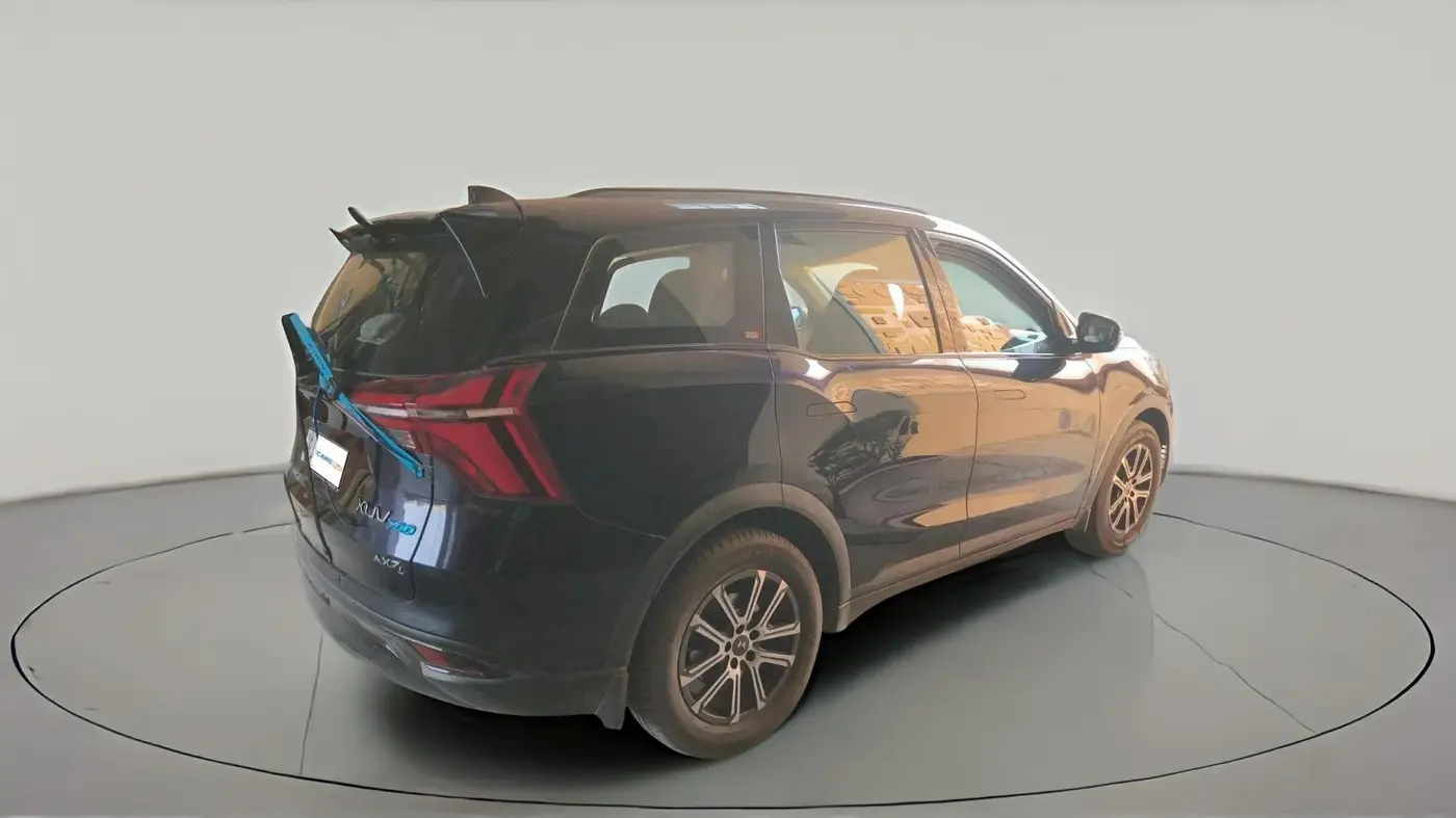 2023 Mahindra XUV700 AX 7 D AT 7 STR, Diesel, Automatic, 26,769 km, exterior