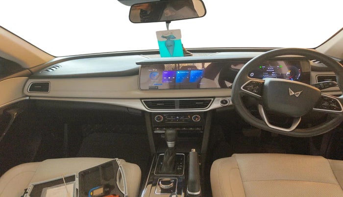 2023 Mahindra XUV700 AX 7 D AT 7 STR, Diesel, Automatic, 26,769 km, interior