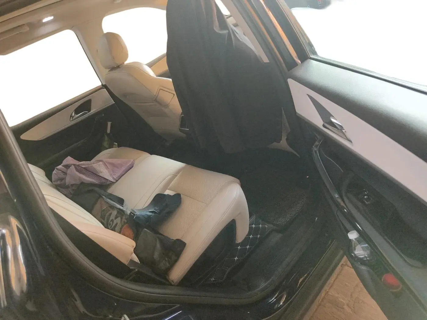 2023 Mahindra XUV700 AX 7 D AT 7 STR, Diesel, Automatic, 26,769 km, interior