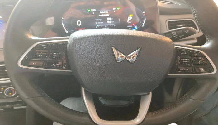 2023 Mahindra XUV700 AX 7 D AT 7 STR, Diesel, Automatic, 26,769 km, interior